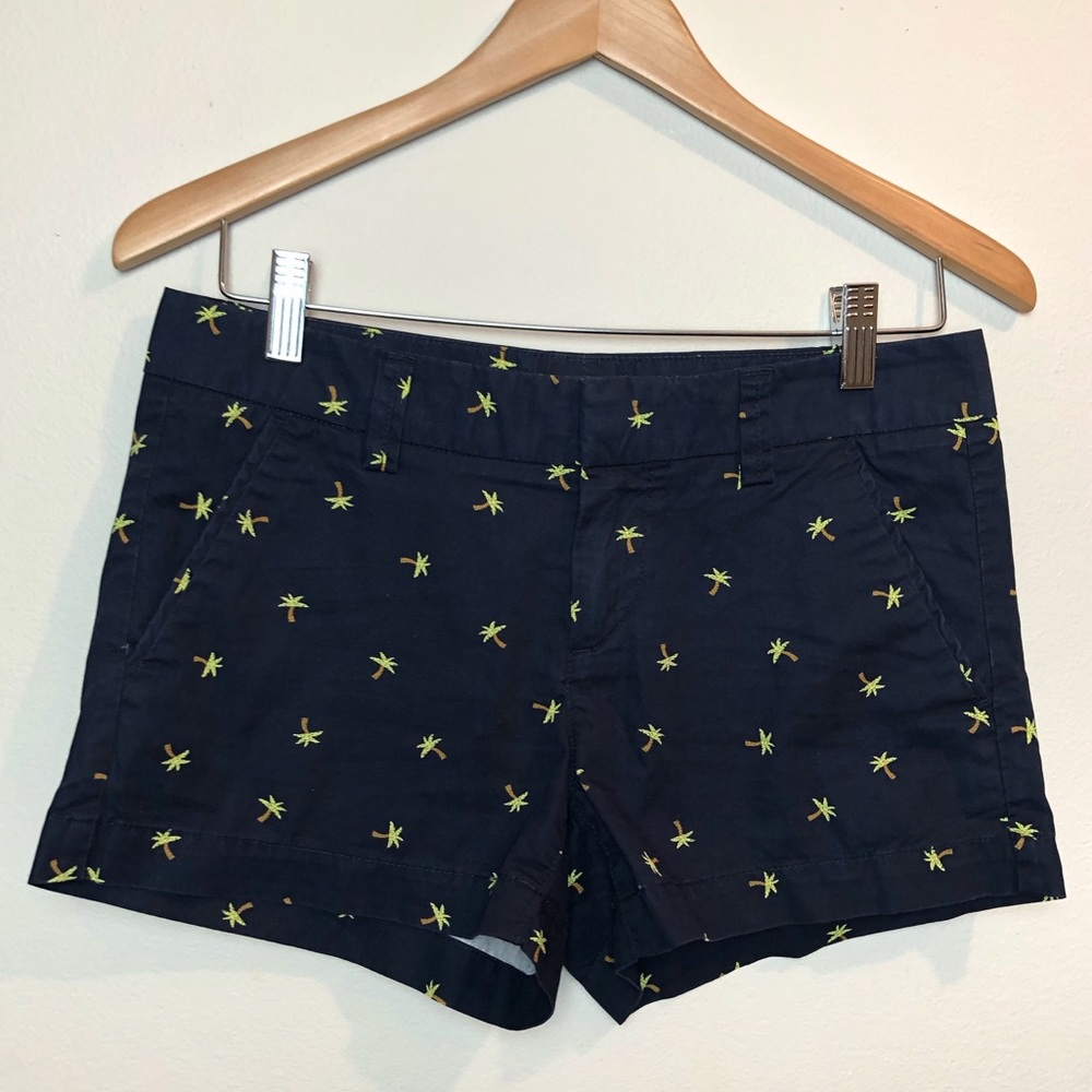 Uniqlo • Palm Tree Shorts